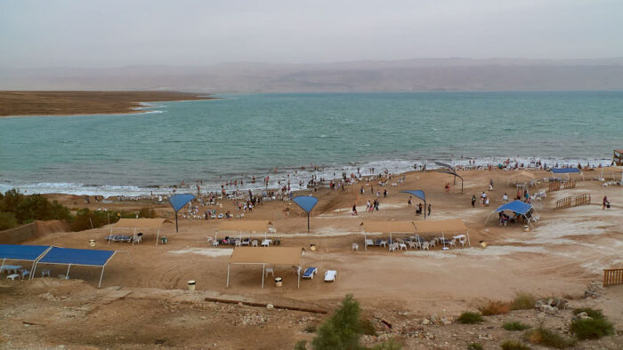 Döda havet med Jordanien i fjärran